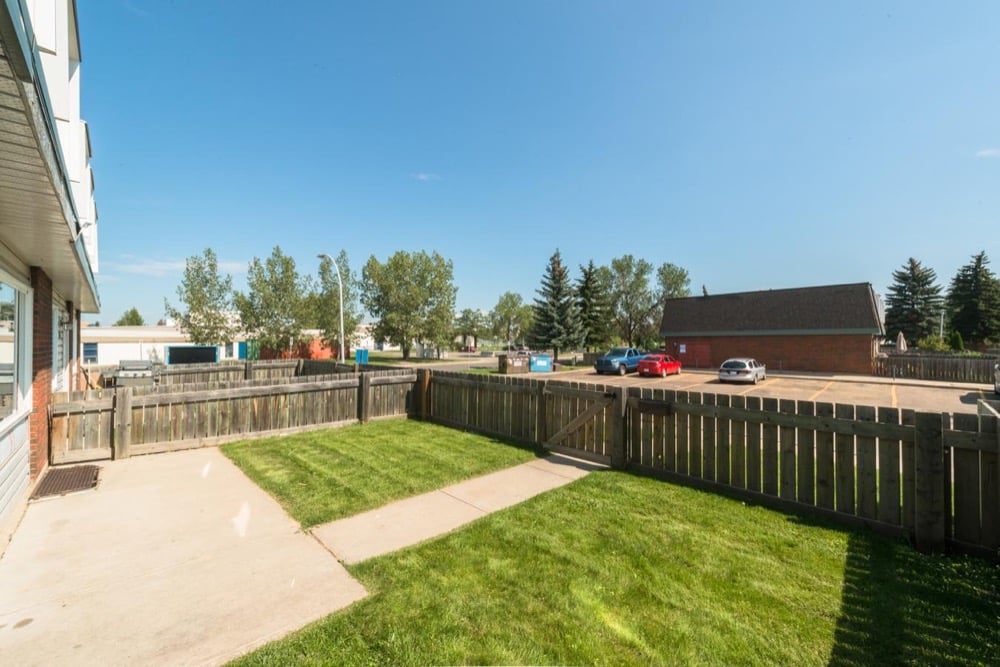 photo de la propriété pour le 17738 - 81 Ave, St Albert