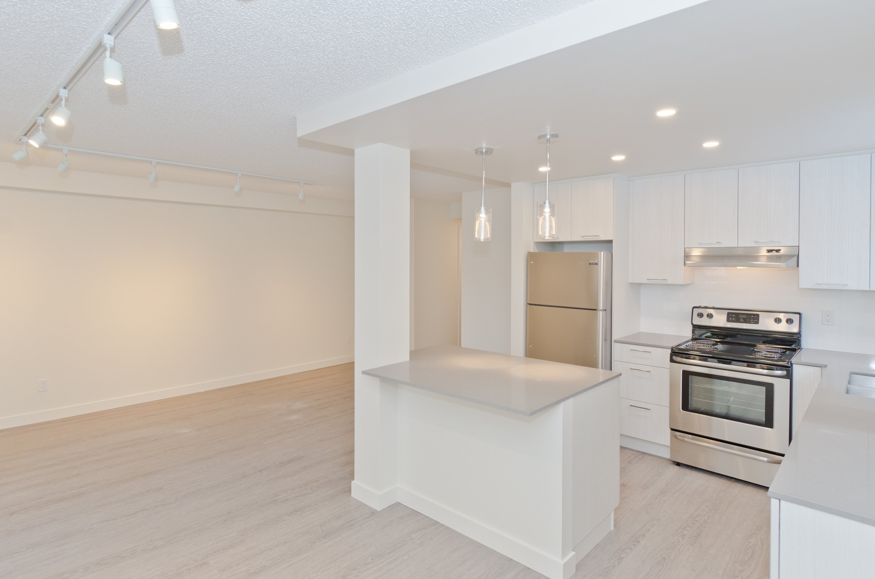 1 Chambre + Bureau at Centre Pointe West