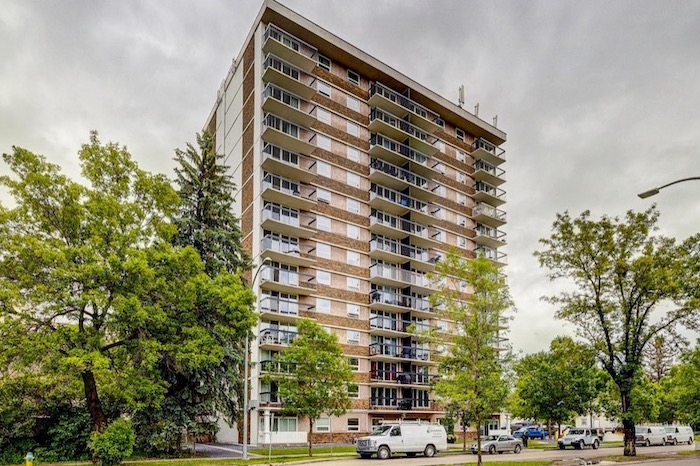 photo de la propriété pour le 8715 104 St. NW, St Albert