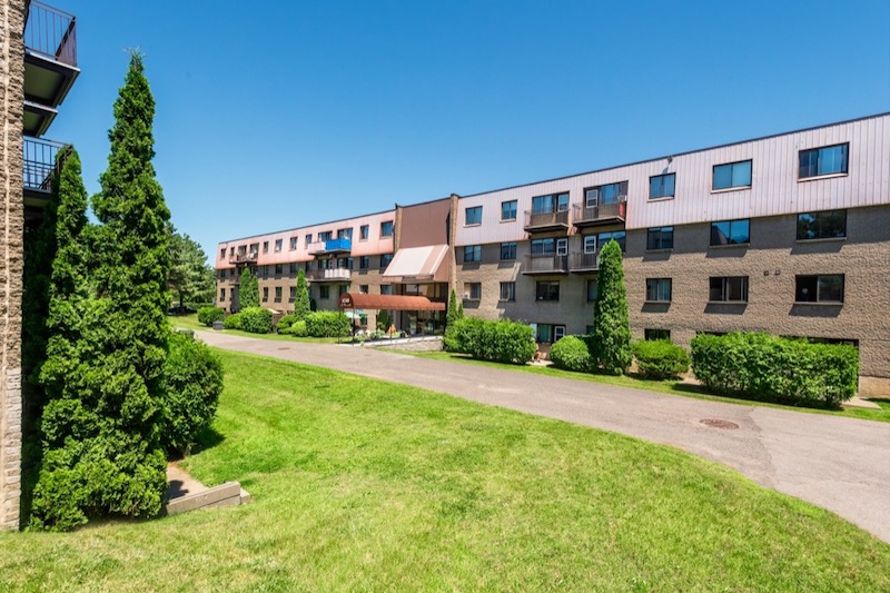 photo de la propriété pour le 103A-6240 Av. Bienville, Montréal - Brossard