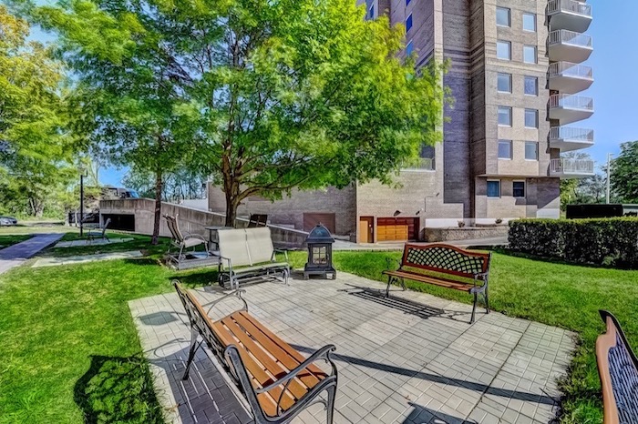 property photo for 100-400 Place Juge Desnoyers, Montréal - Brossard