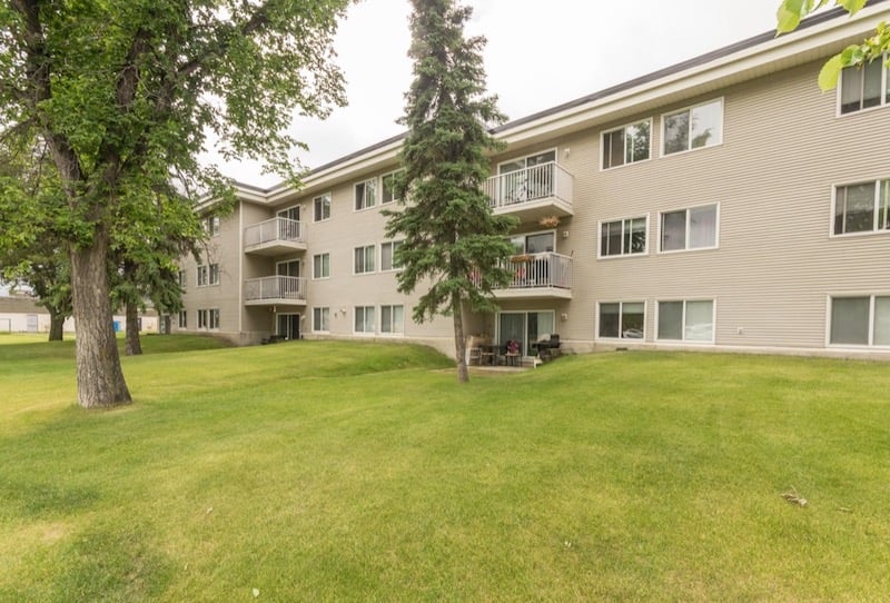 photo de la propriété pour le 8540 182 St. NW, St Albert