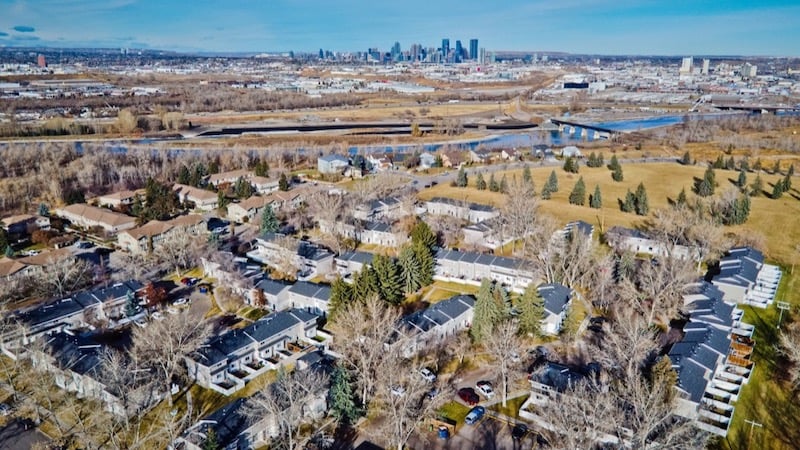 property photo for 200 Lynnview Rd. SE, Calgary