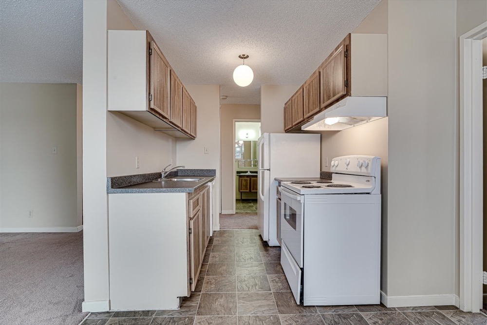 2 Chambres  + Bureau at Stonebridge Apartments