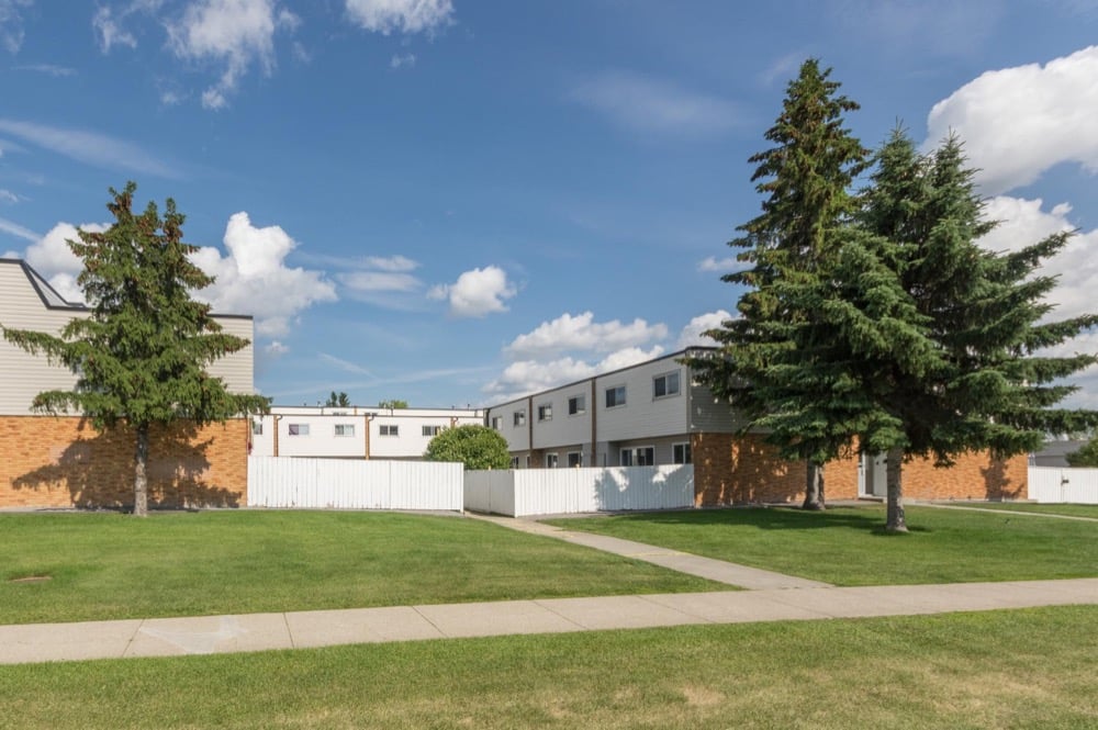 photo de la propriété pour le 13811 66 St. NW, St Albert