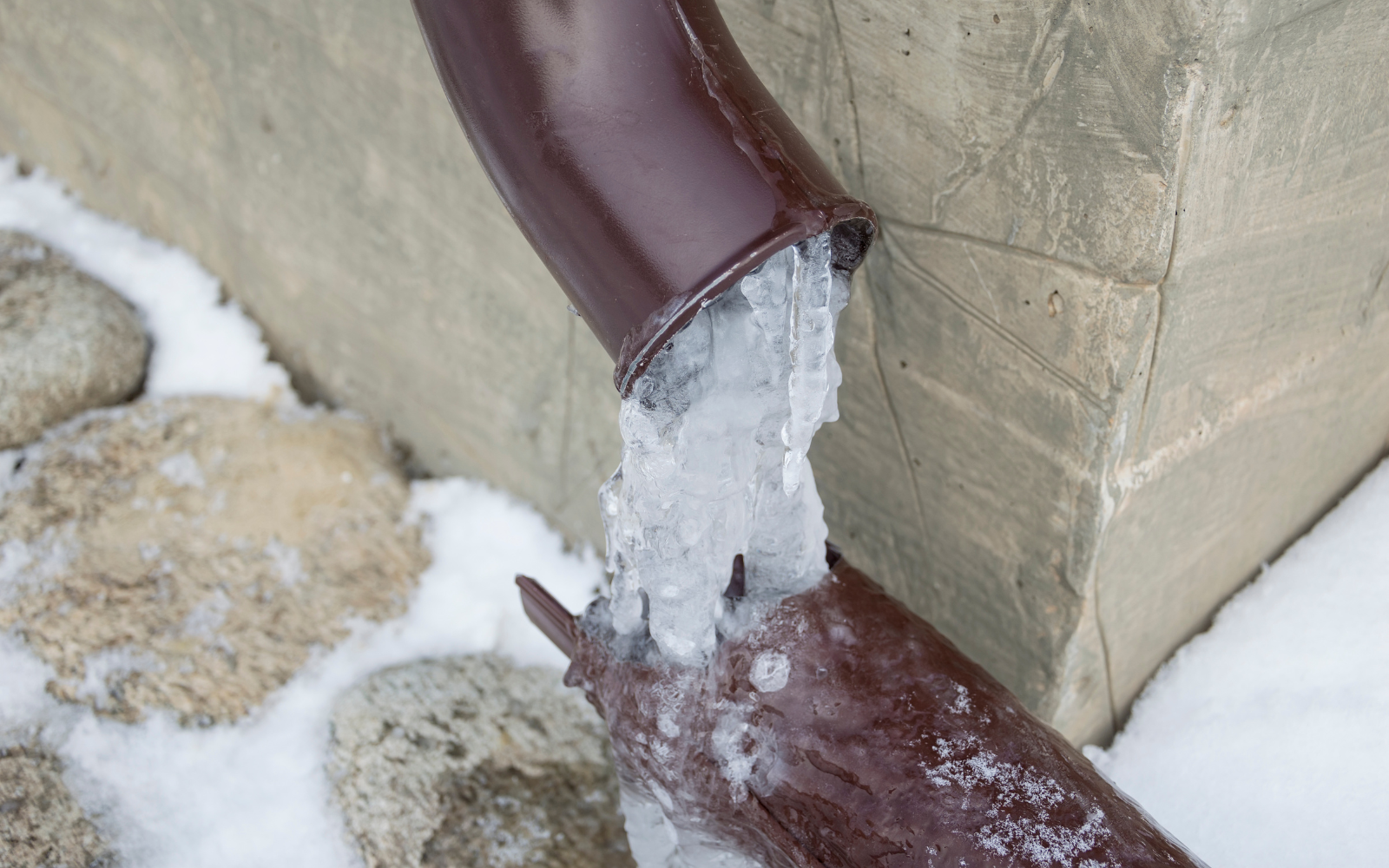 How to avoid freezing pipes in winter